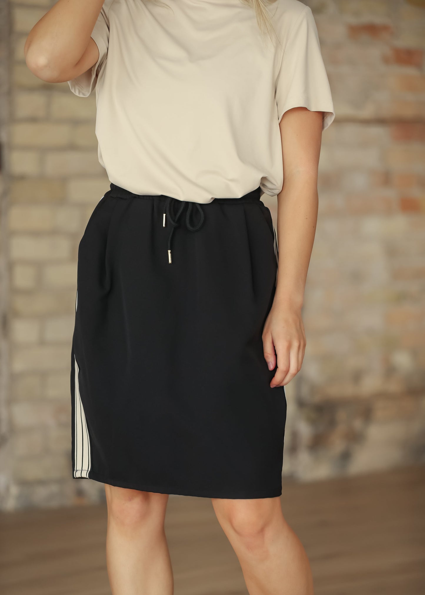 Nina Mid-Rise Track Skirt